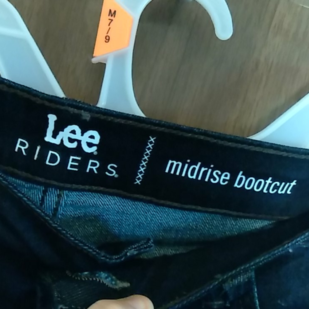 Jeans - Picture 2 of 3